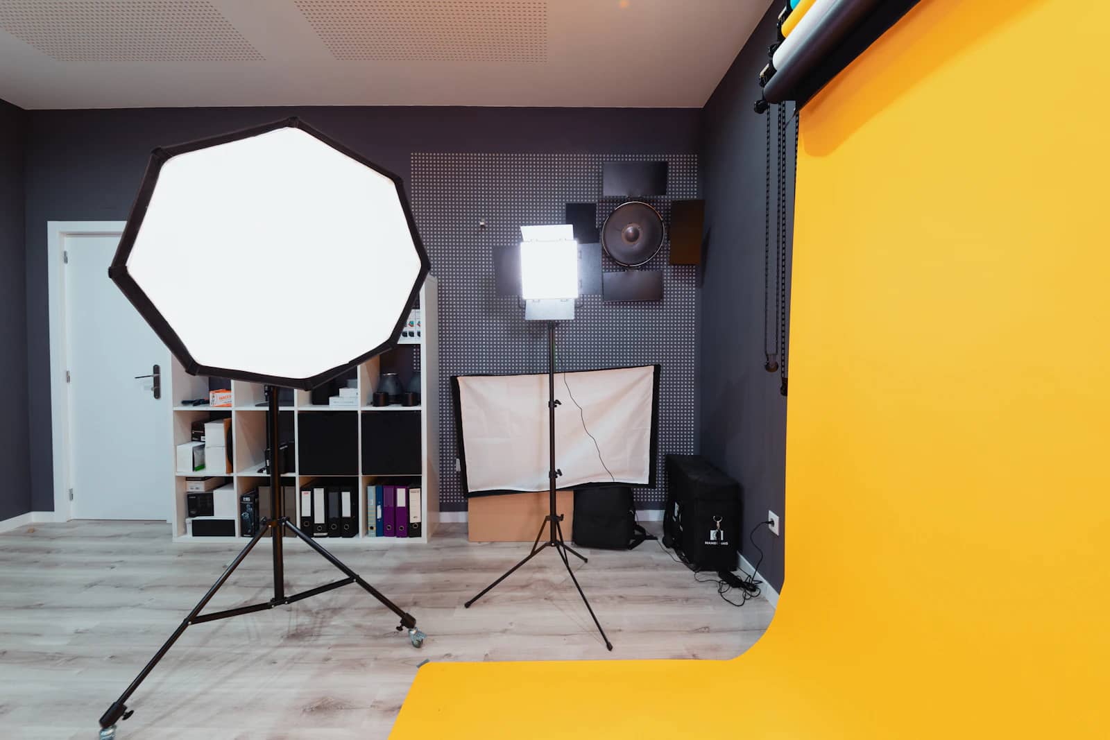 Studio with a camera rig and softbox